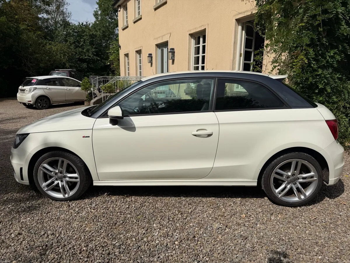 Audi A1 TFSI SLINE STRONIC - Image 4