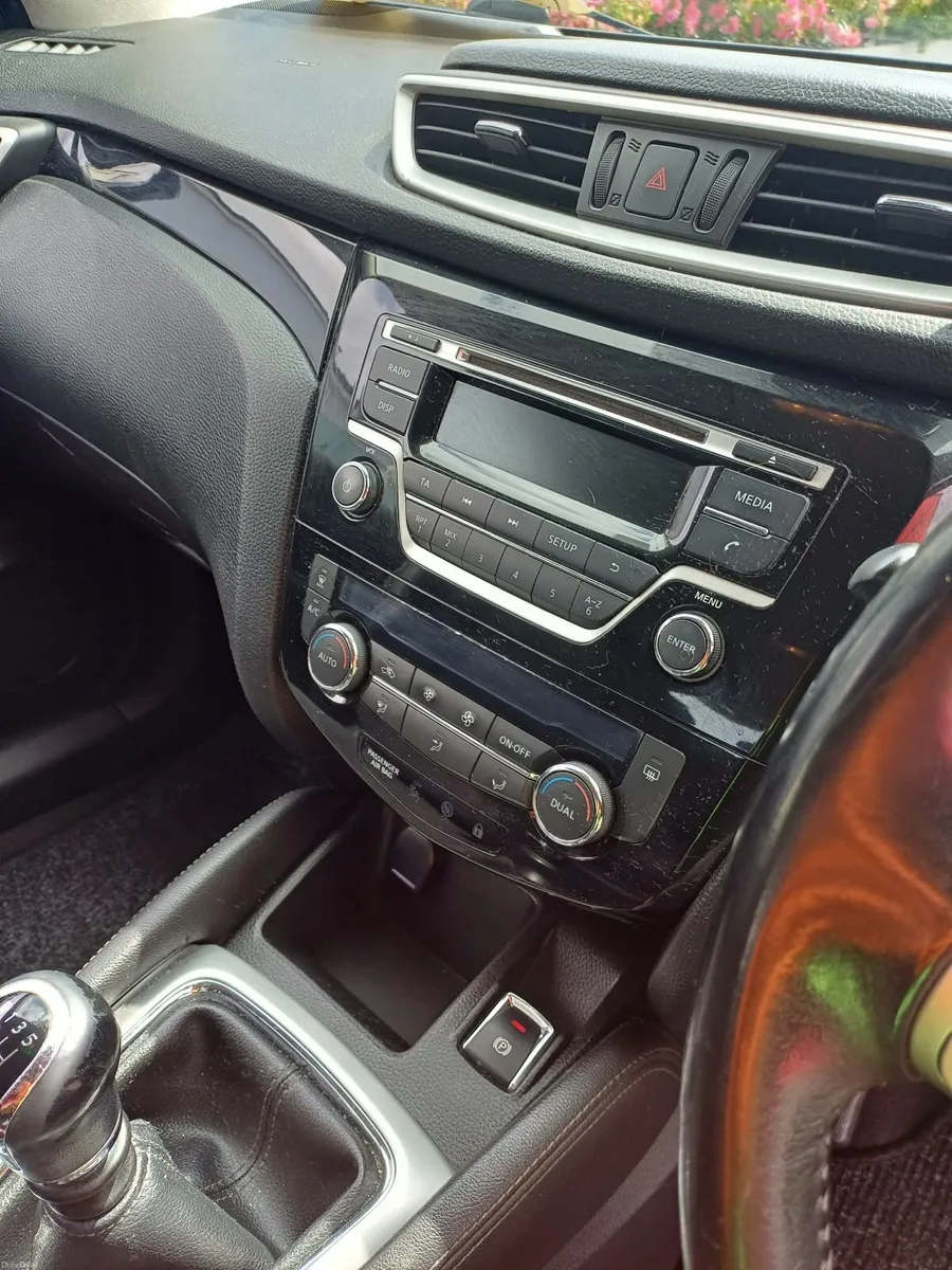 Nissan Qashqai 2015 - Image 1