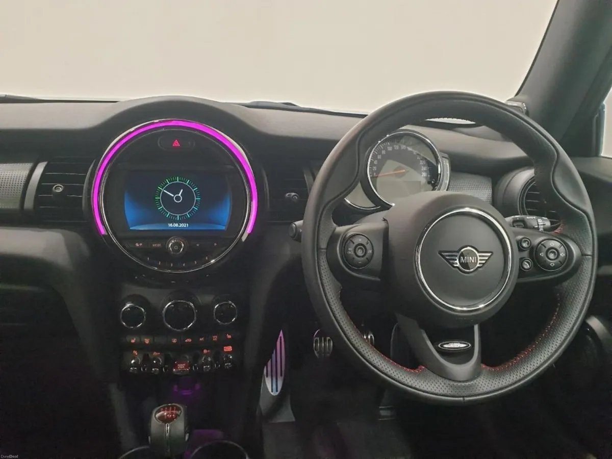Mini Cooper 3-Door Cooper Sport - Image 5