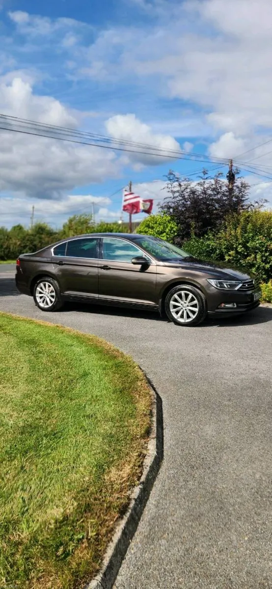 Volkswagen Passat R line - Image 1