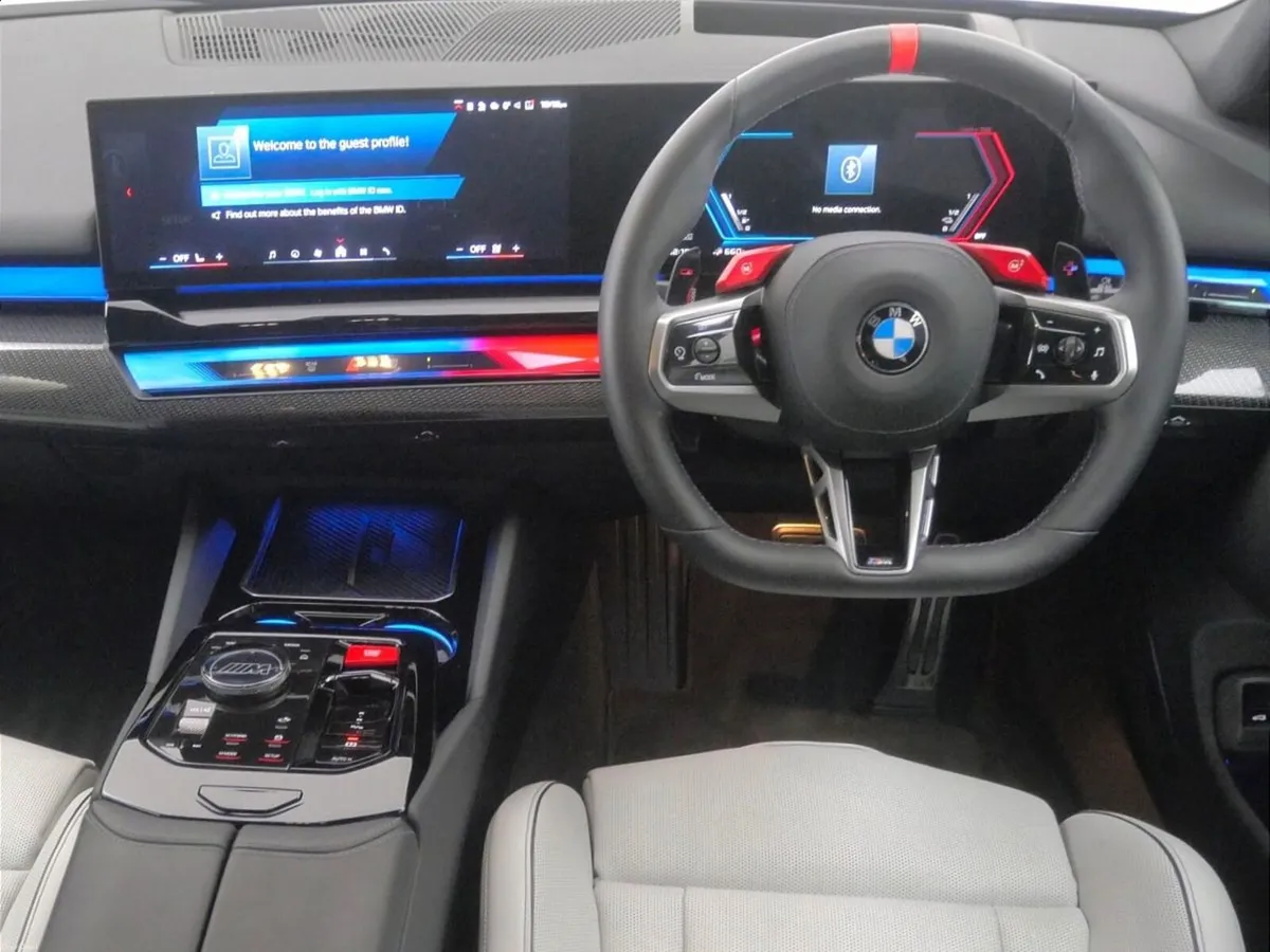 BMW M5 Touring - Image 5