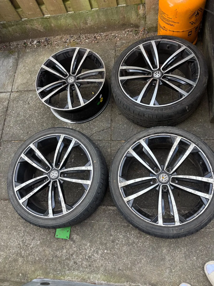 19” VW Pretoria Style Alloys & Tyres – 5x112 - Image 1