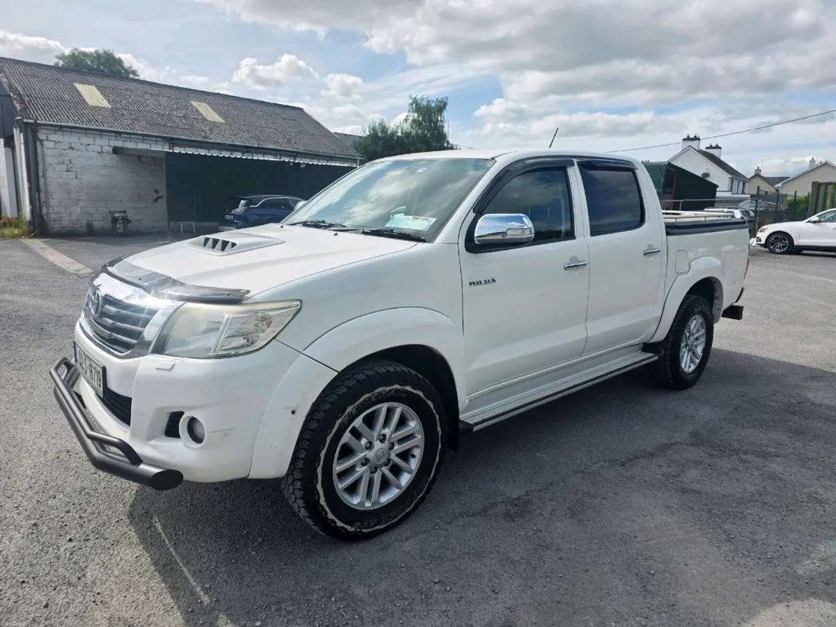 Toyota Hilux - Image 2