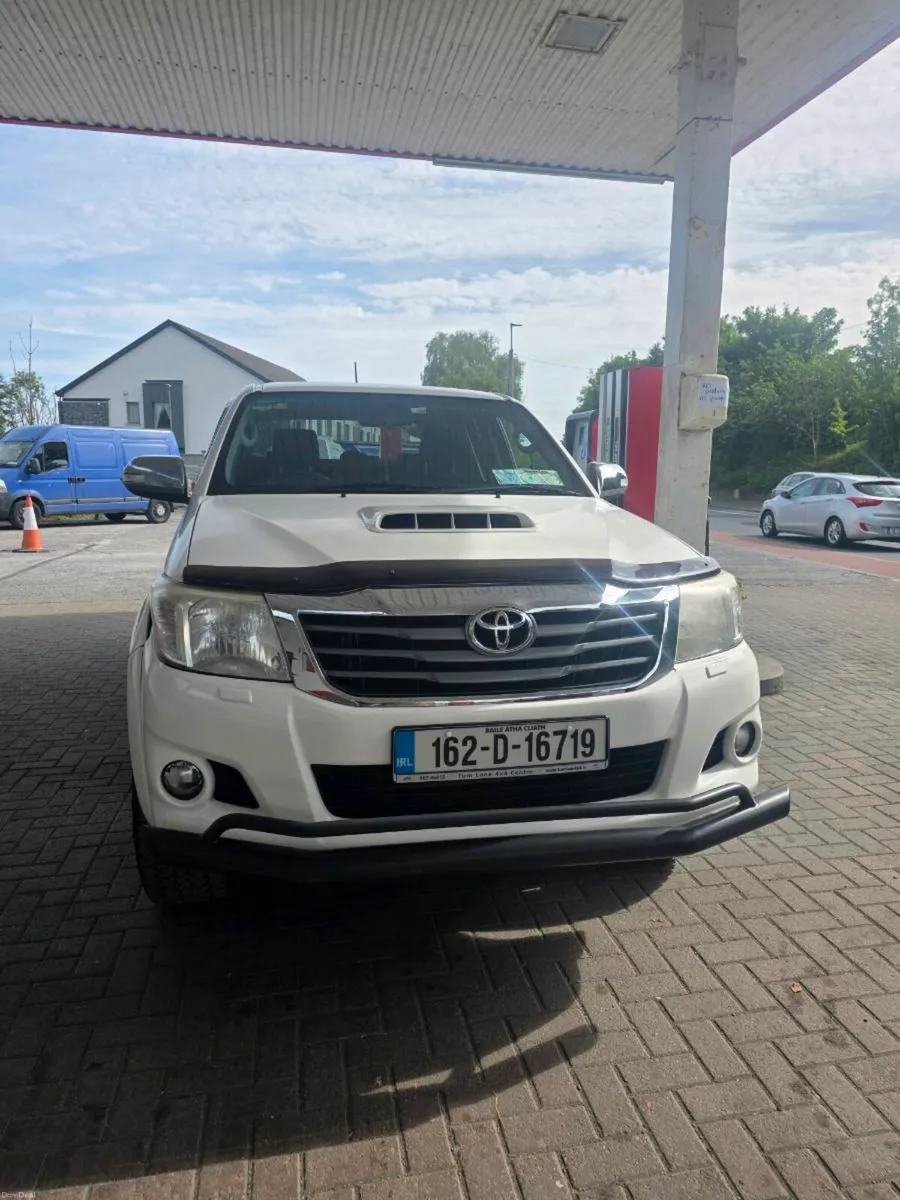Toyota Hilux - Image 1