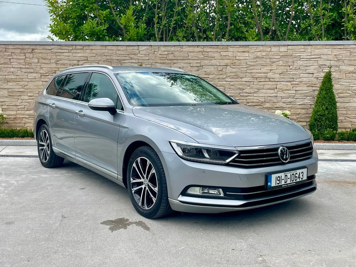Volkswagen Passat - Image 1