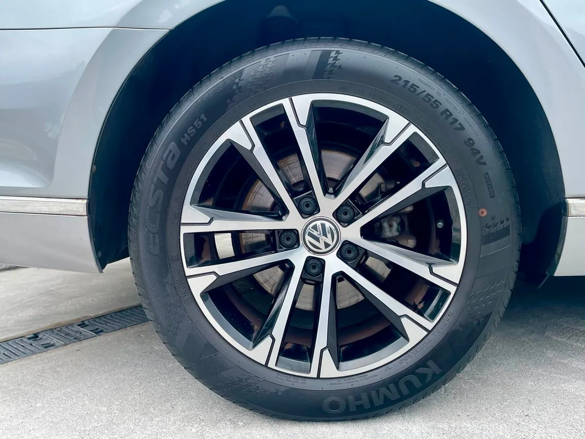 Volkswagen Passat - Image 3