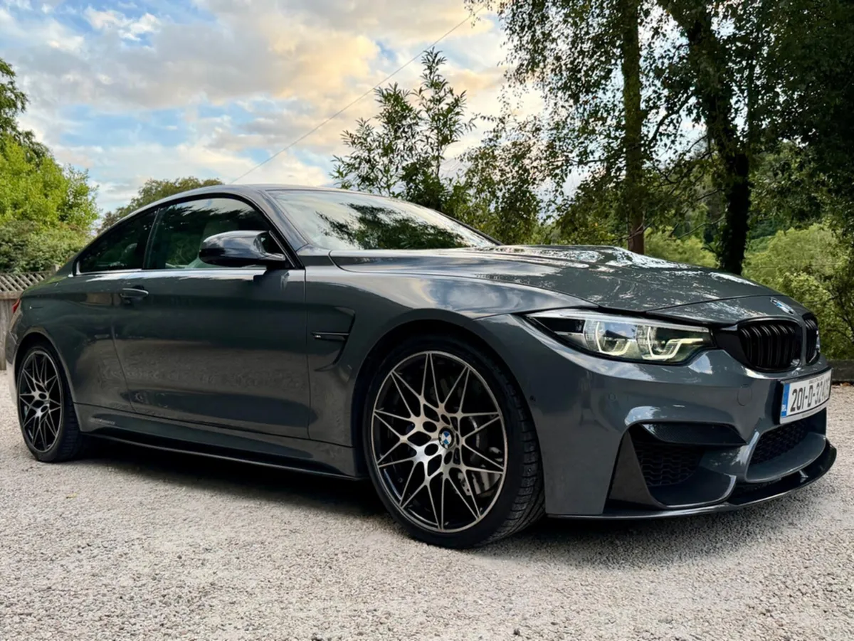 BMW M4 COMPETITION PACK - Image 2