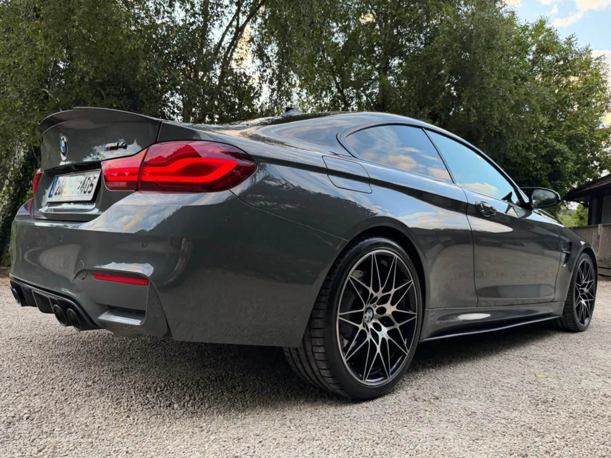 BMW M4 COMPETITION PACK - Image 4