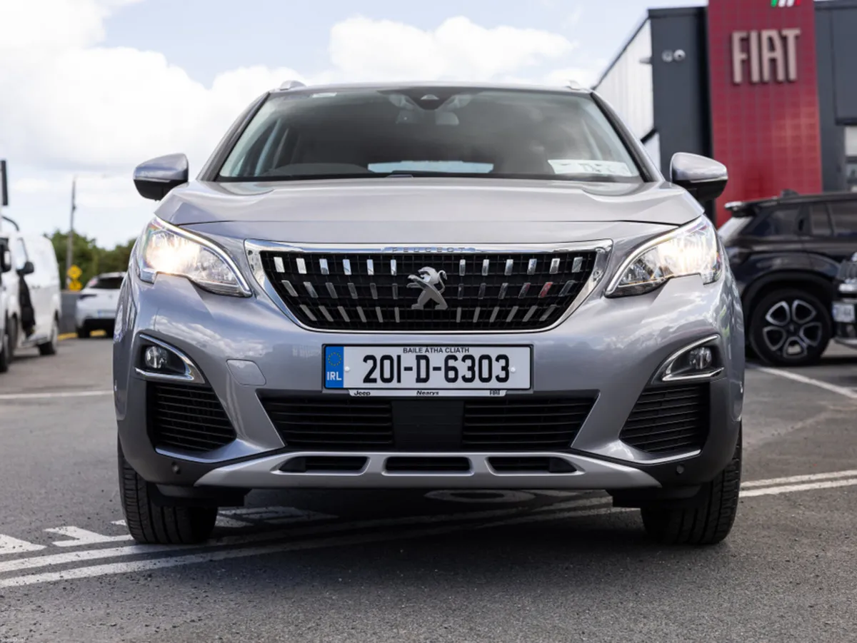 Peugeot 3008 ALLURE 1.5 HDI 130 AUTO 6 6.2 4DR - Image 2