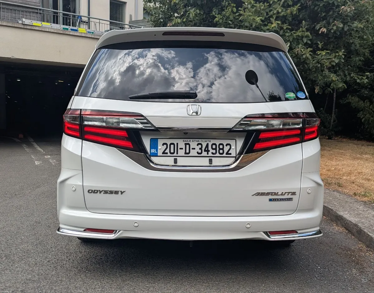 2020 Honda Odyssey Absolute Hybrid Electric 7 Seat - Image 2