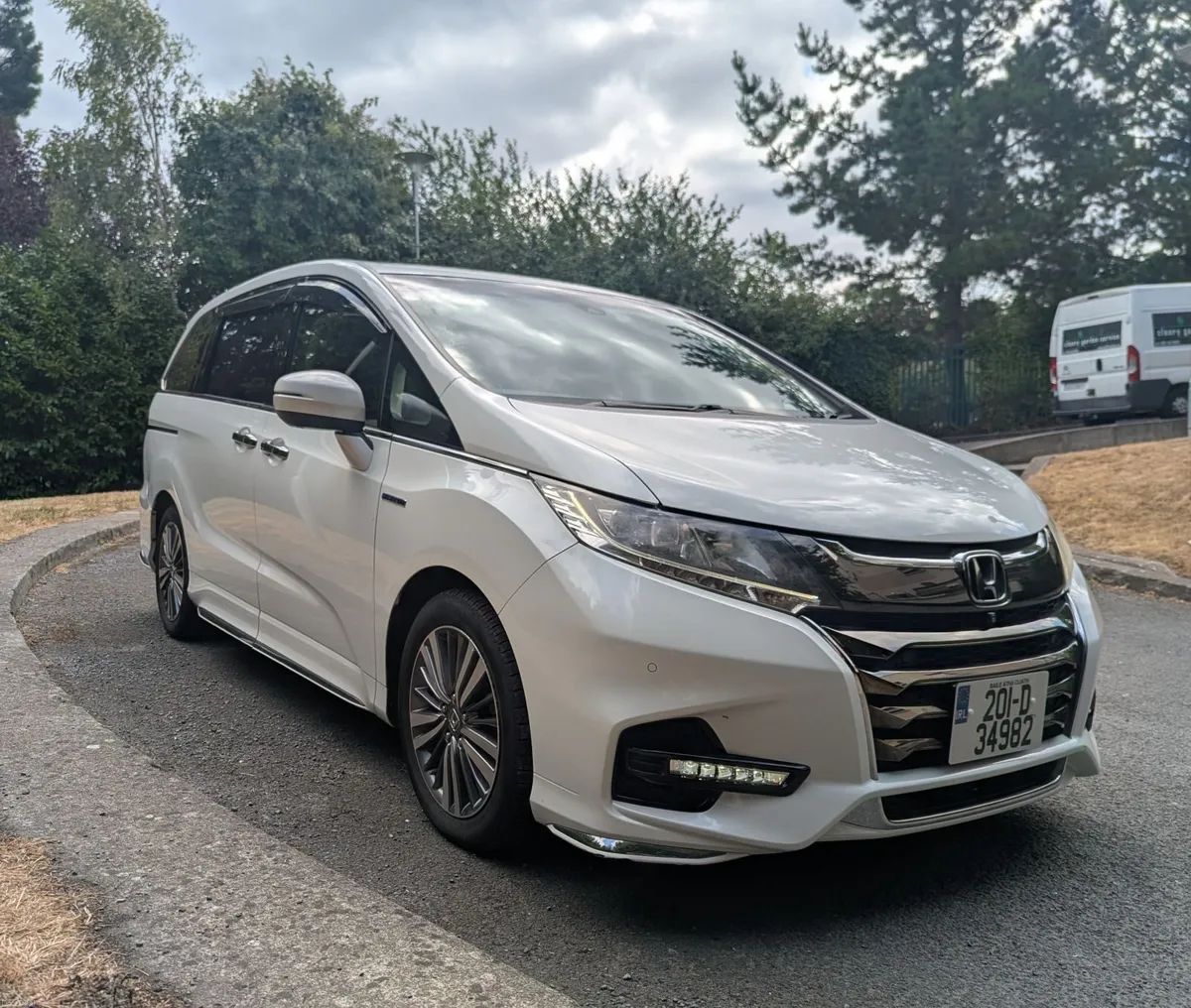 2020 Honda Odyssey Absolute Hybrid Electric 7 Seat - Image 3