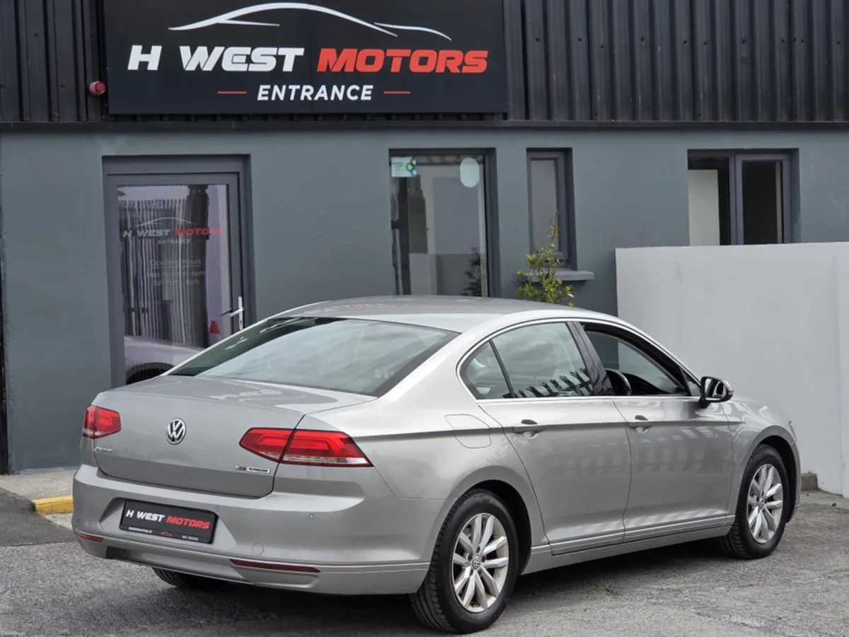 Volkswagen Passat COMFORTLINE 1.6 TDI MANUAL 6SPEE - Image 3