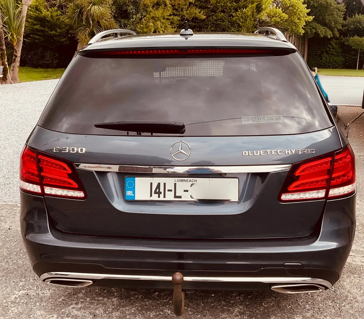 Mercedes-Benz E300 Bluetec Hybrid - diesel estate - Image 2