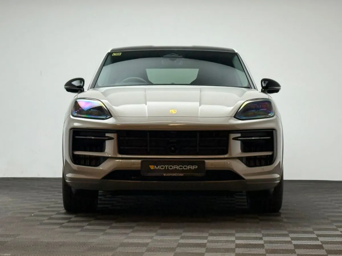 Porsche Cayenne COUPE BLACK EDITION V6 E-HYBRID - Image 2