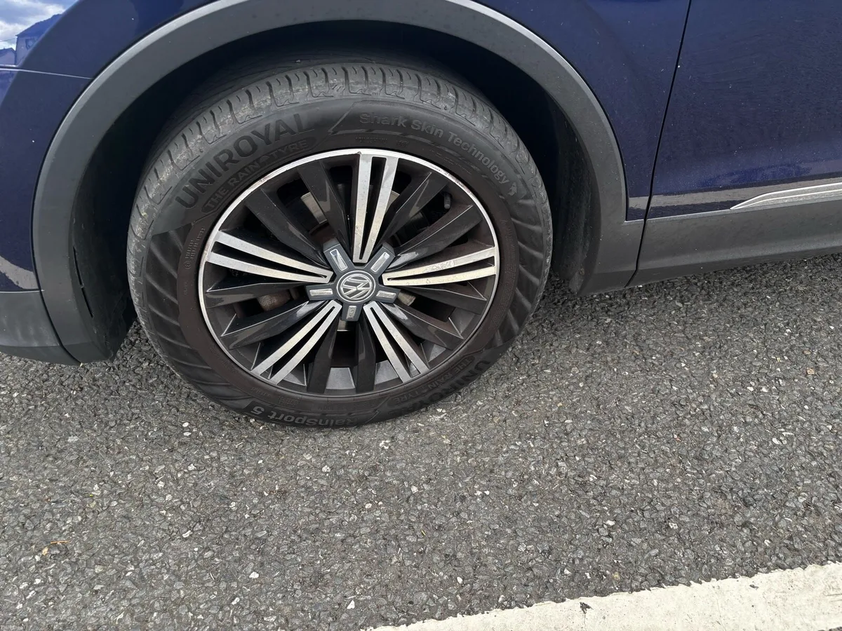 Car - Image 2