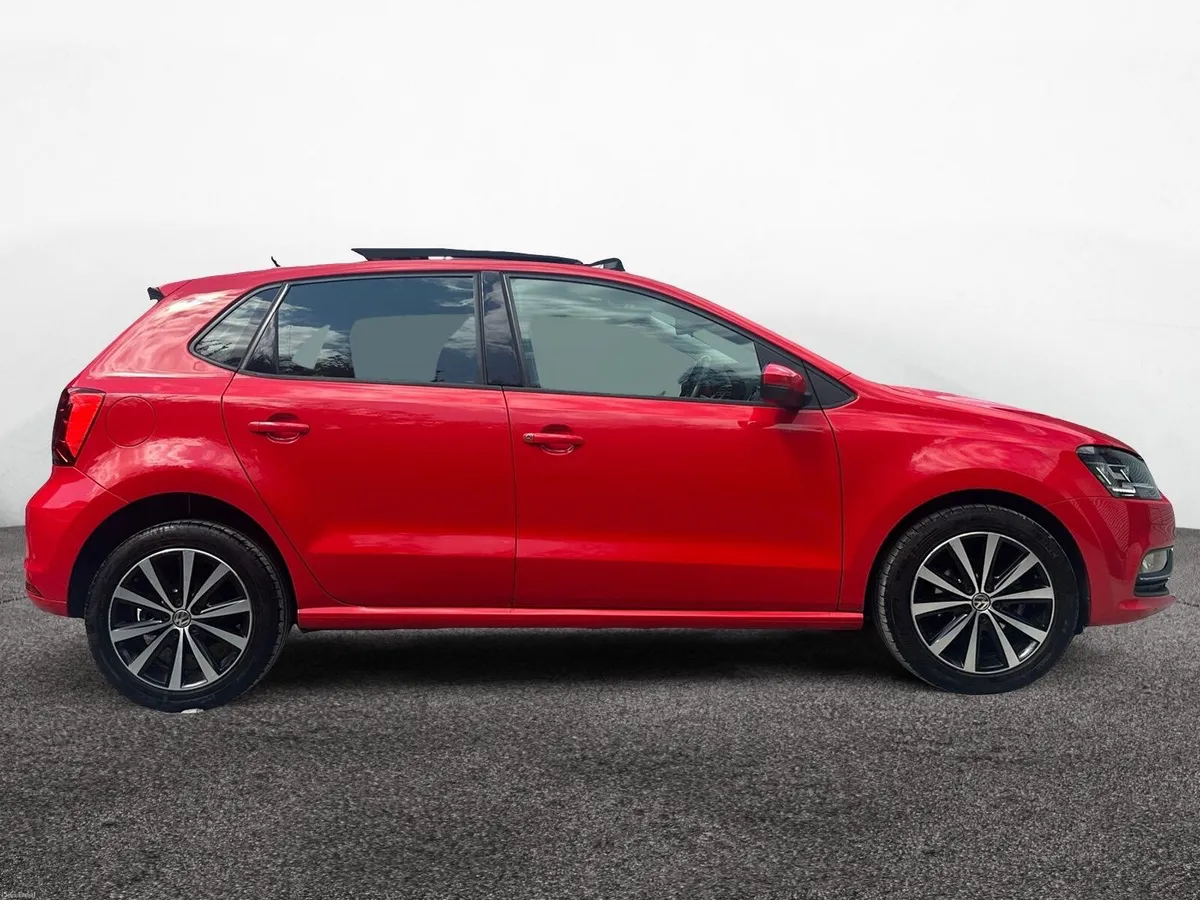 2016 Polo 1.2 TSI **RARE SPEC** SUNROOF ** - Image 6