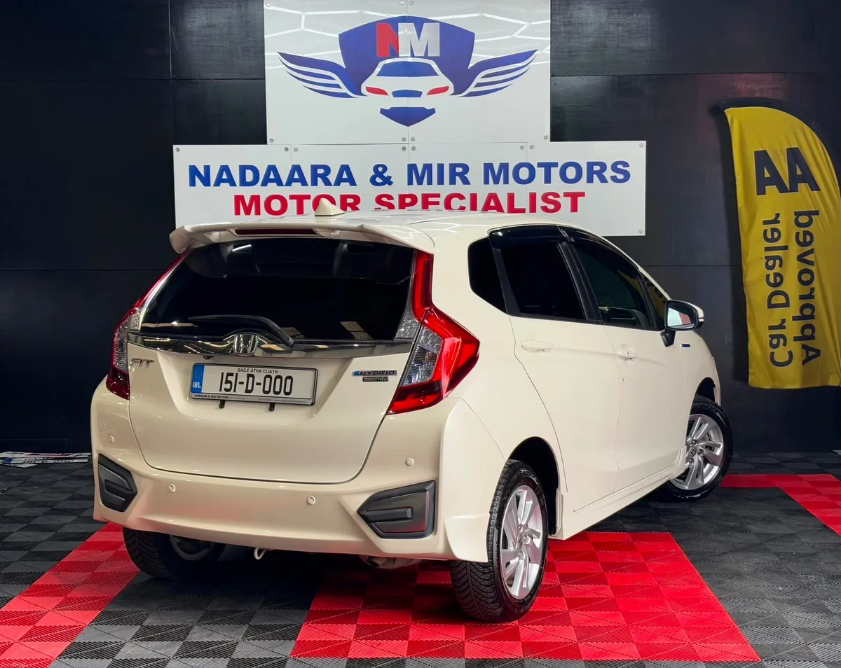 2015  Honda Fit Hybrid - Image 5