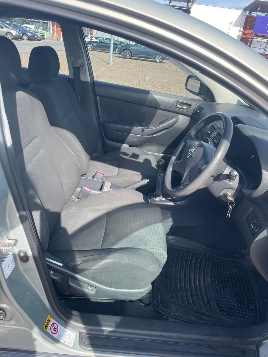 Toyota Avensis 2004 - Image 6