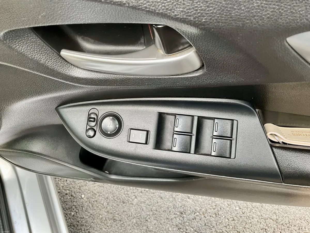 Honda Fit 2015 Hybrid Automatic 47.6Kmiles - Image 6