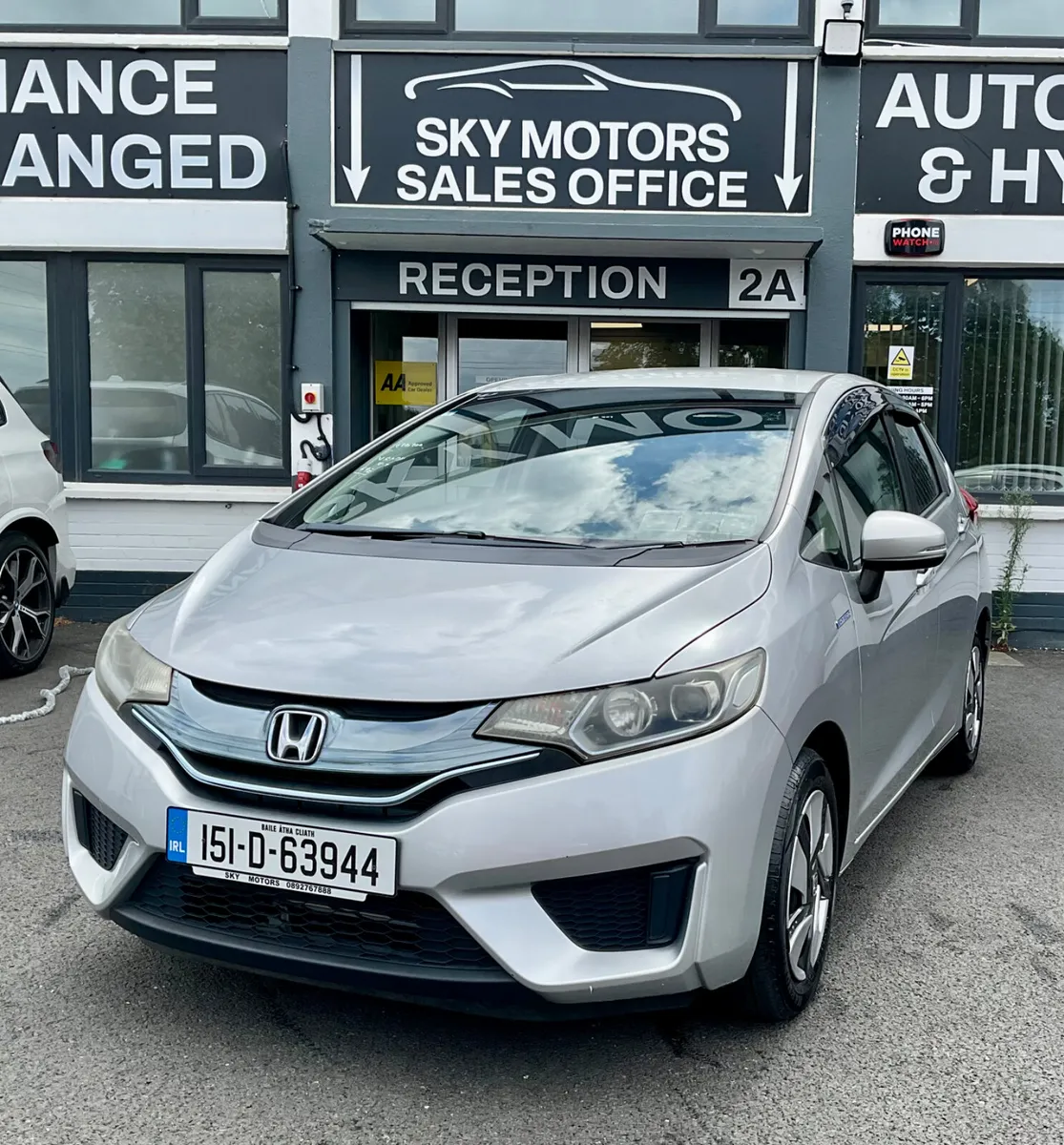 Honda Fit 2015  1.5 Hybrid Automatic 42.7 k miles - Image 2