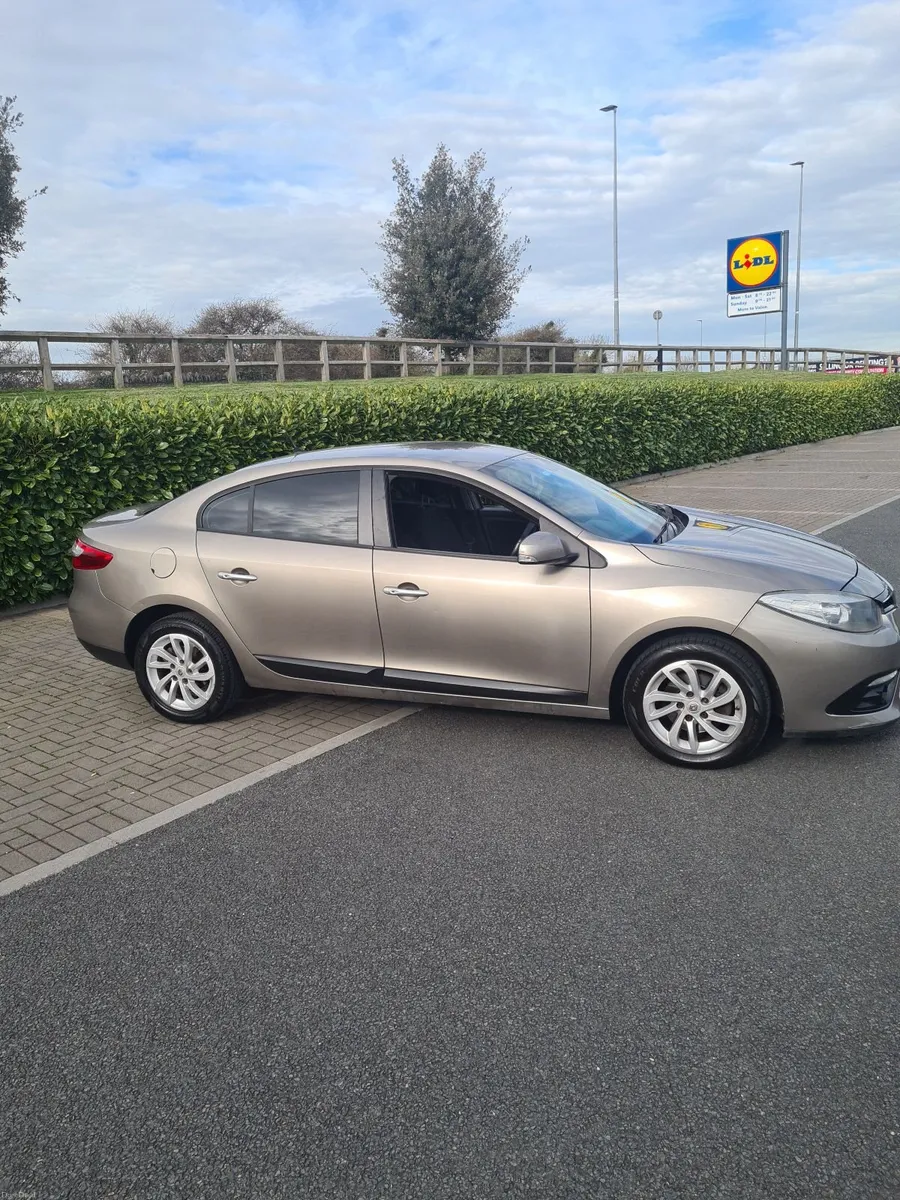 Renault Fluence 2015 - Image 2