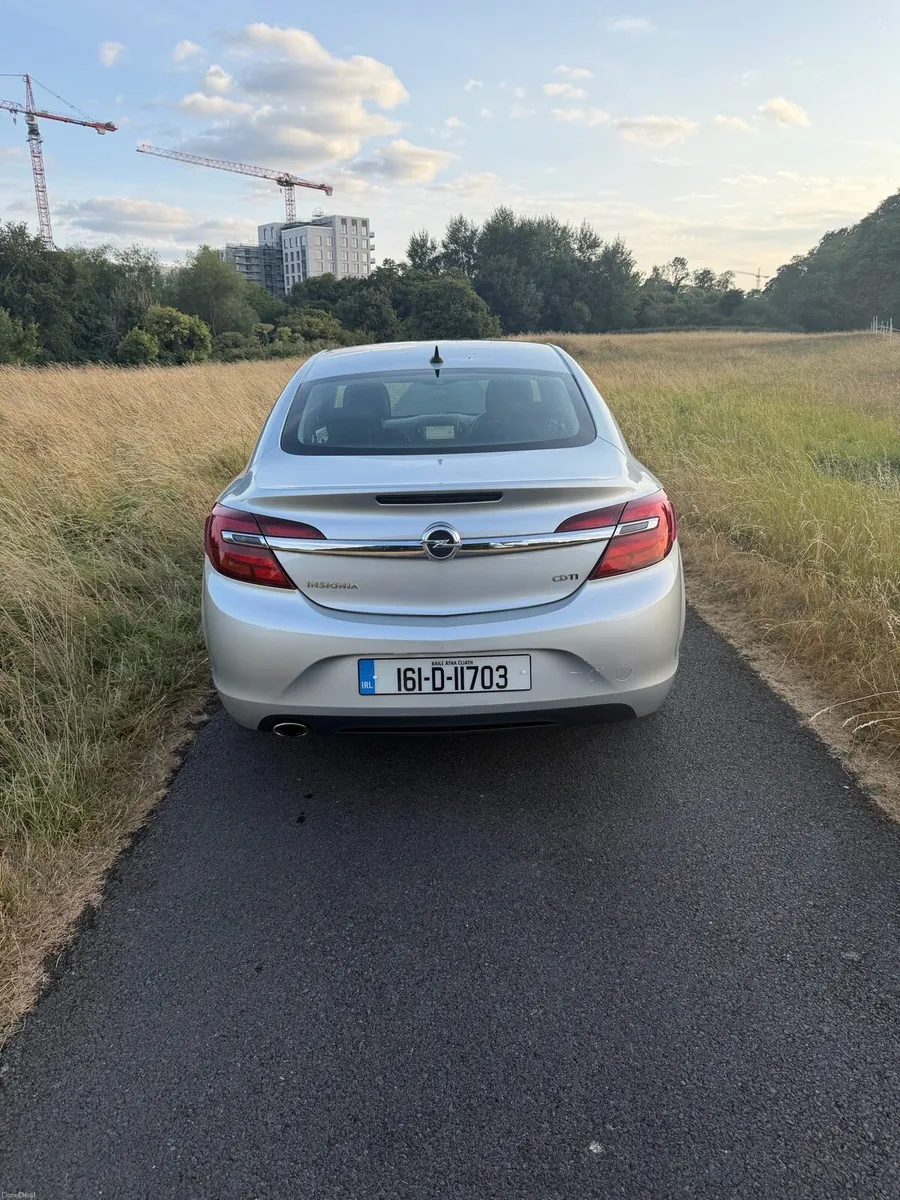 Opel insignia Automatic 2.0 CDTI 2016 - Image 2