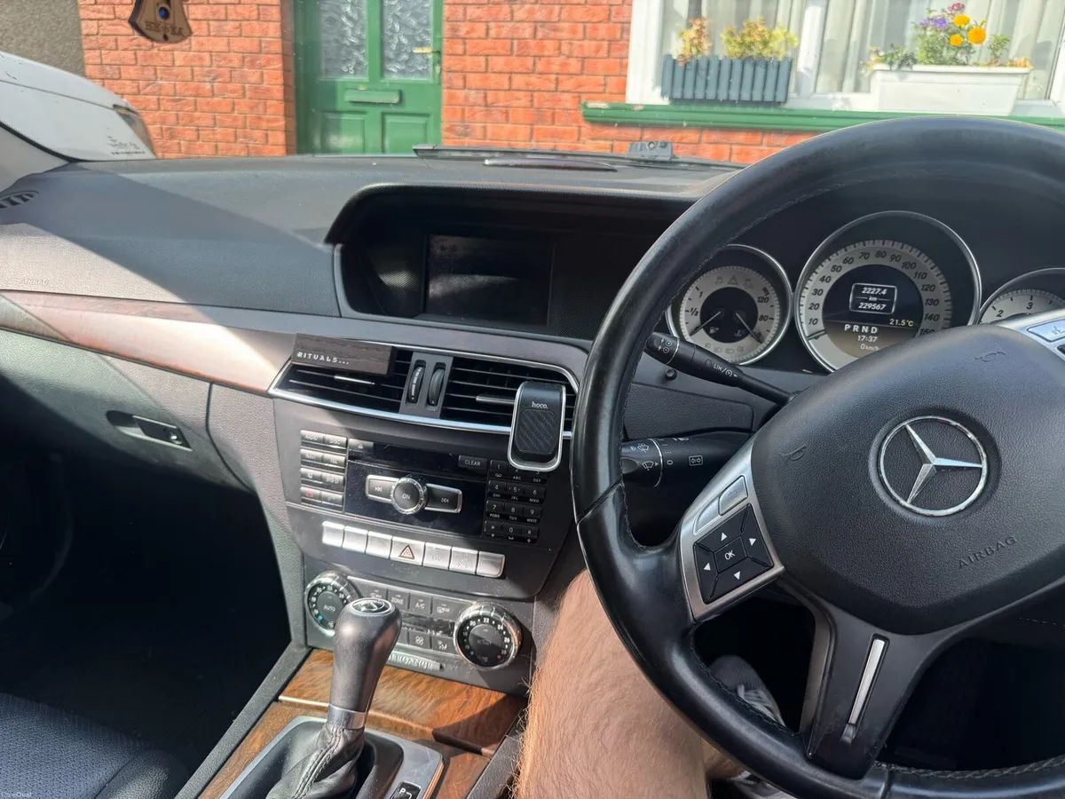 Mercedes C-Class C220 CDI - Image 5