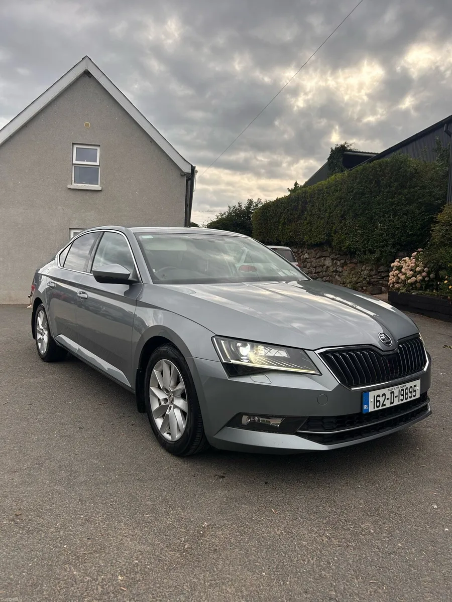 162 1.6L Skoda Superb - Image 1