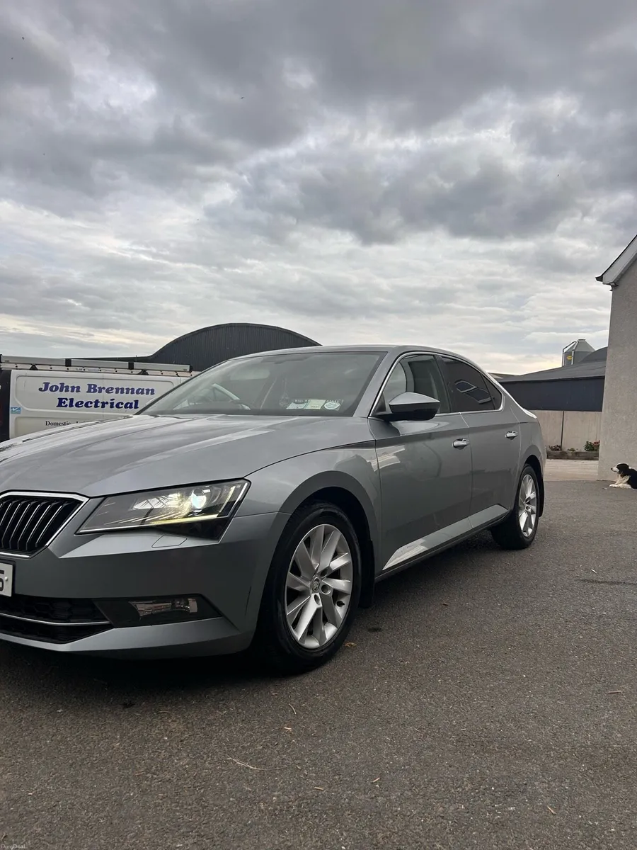 162 1.6L Skoda Superb - Image 3