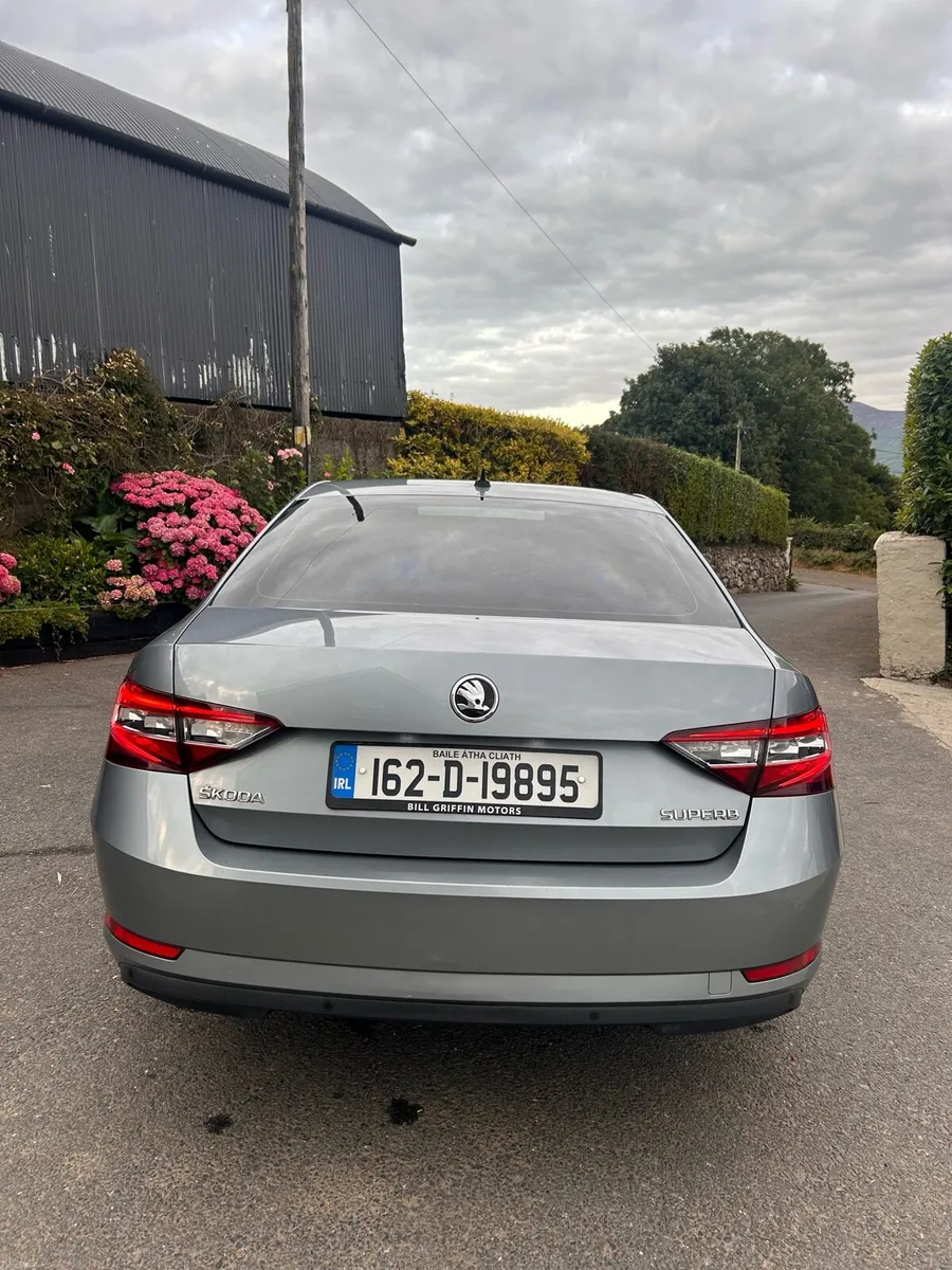 162 1.6L Skoda Superb - Image 5