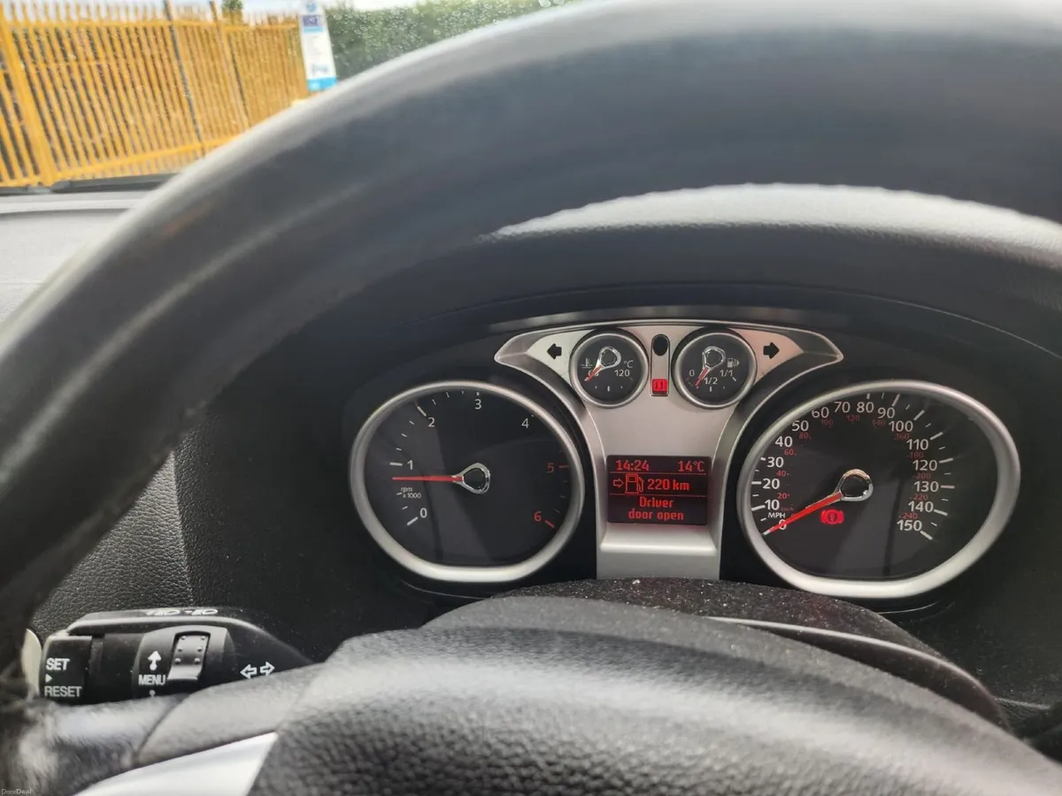 Ford Focus 2011 - Image 3