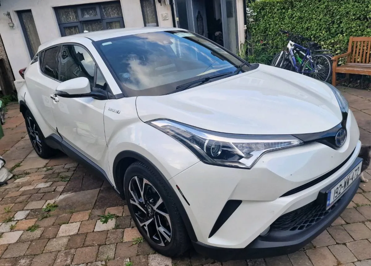 car Toyota C-HR 2019-2 - Image 2