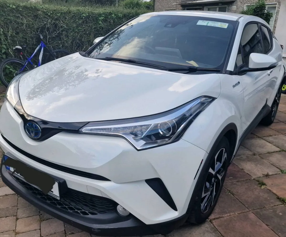 car Toyota C-HR 2019-2 - Image 1