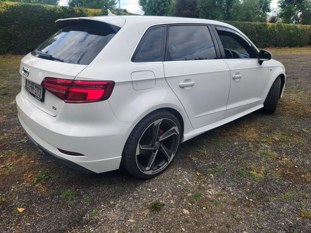 162 Audi A3 S-line  chatchback - Image 4