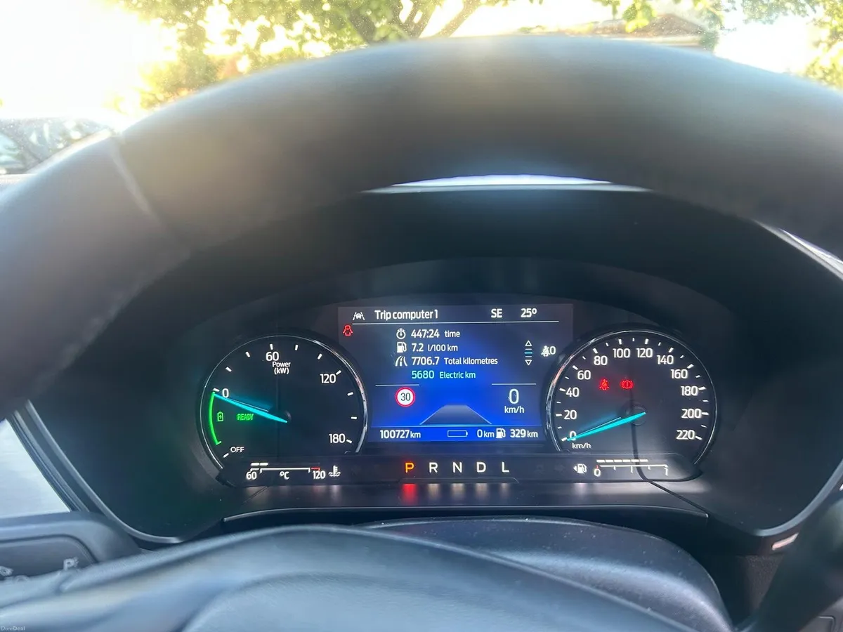 Ford Kuga 2021 titanium hybrid - Image 6