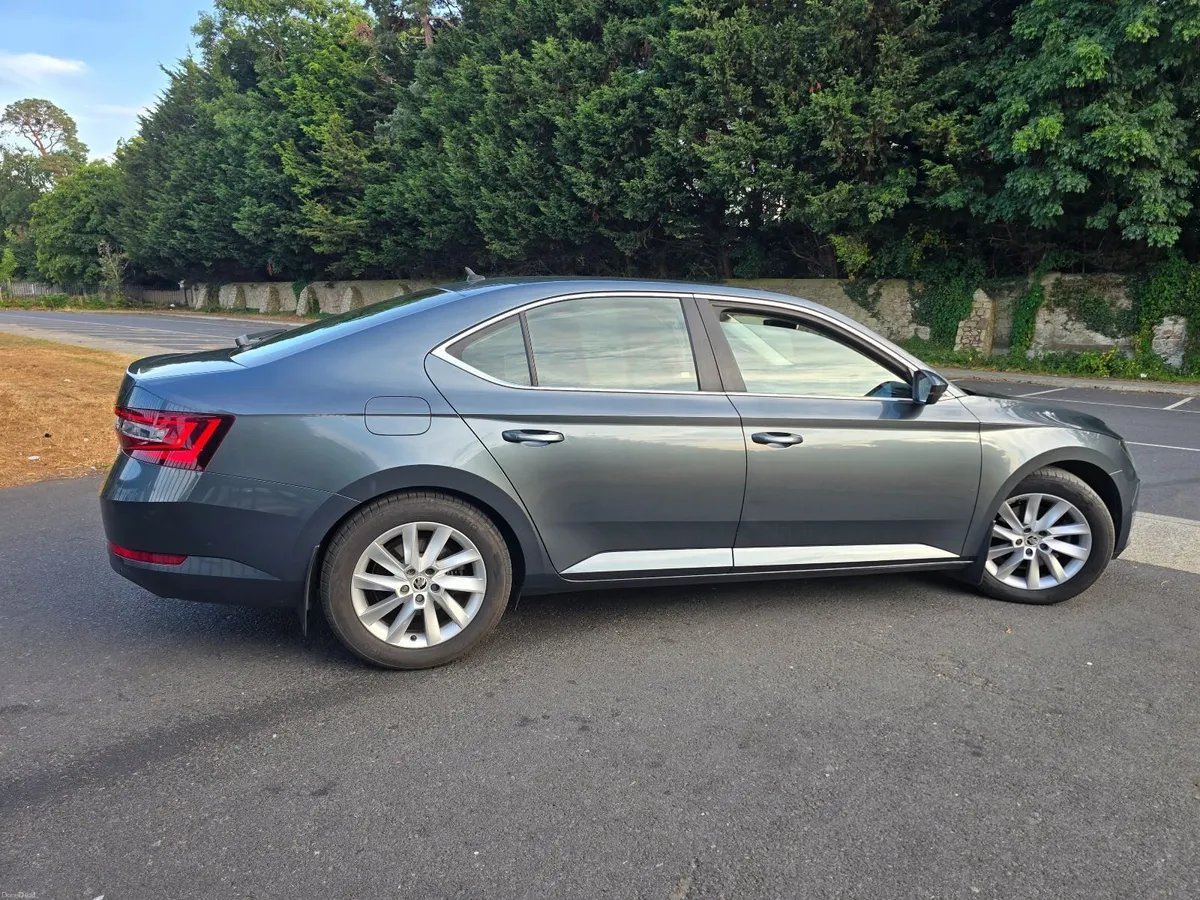 Skoda Superb 2.0 TDI 2015 - Image 5