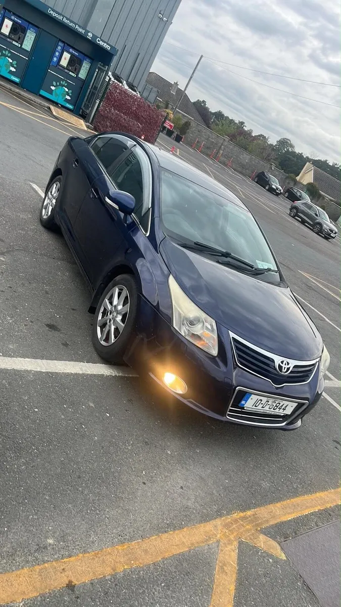 Toyota Avensis 2010 - Image 2