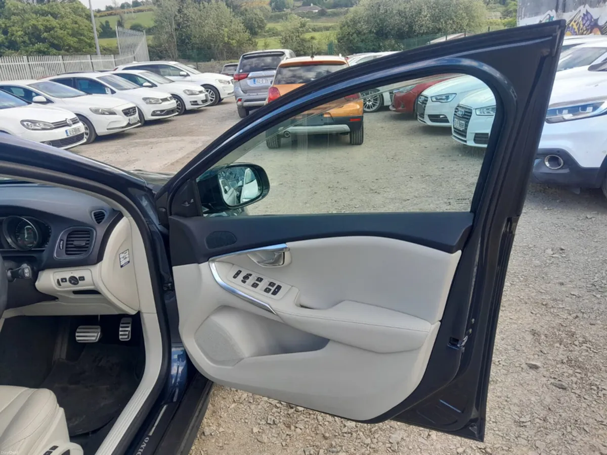 Volvo V60 2.0L Automatic Diesel Low Mileage (8946) - Image 4