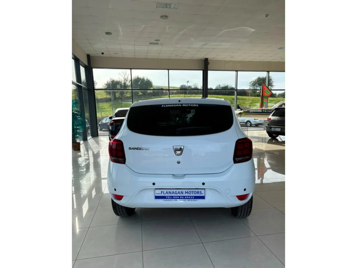 Dacia Sandero SIGNATURE SCE 75 PH2  5 DOOR - Image 4