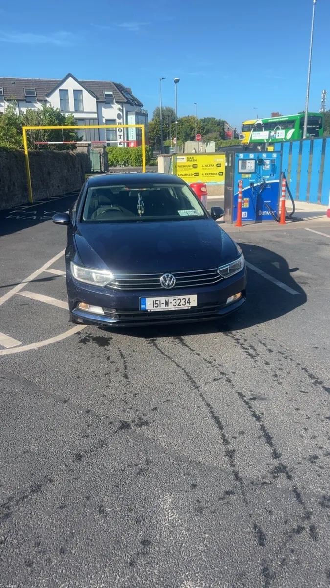 151 1.6 Volkswagen Passat - Image 2