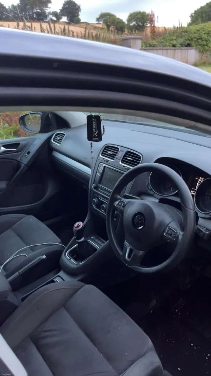 Volkswagen Golf 2011 - Image 4