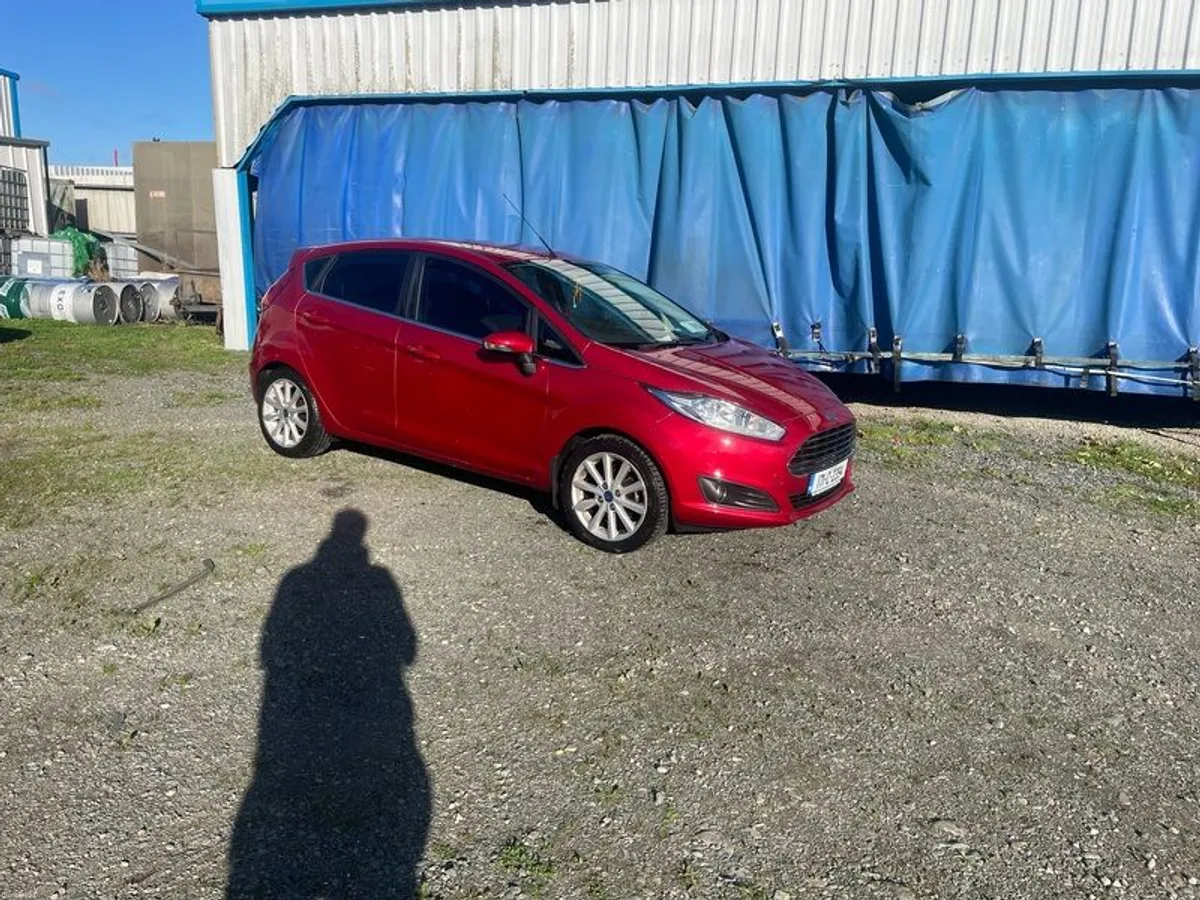 2017 Ford Fiesta - Image 2