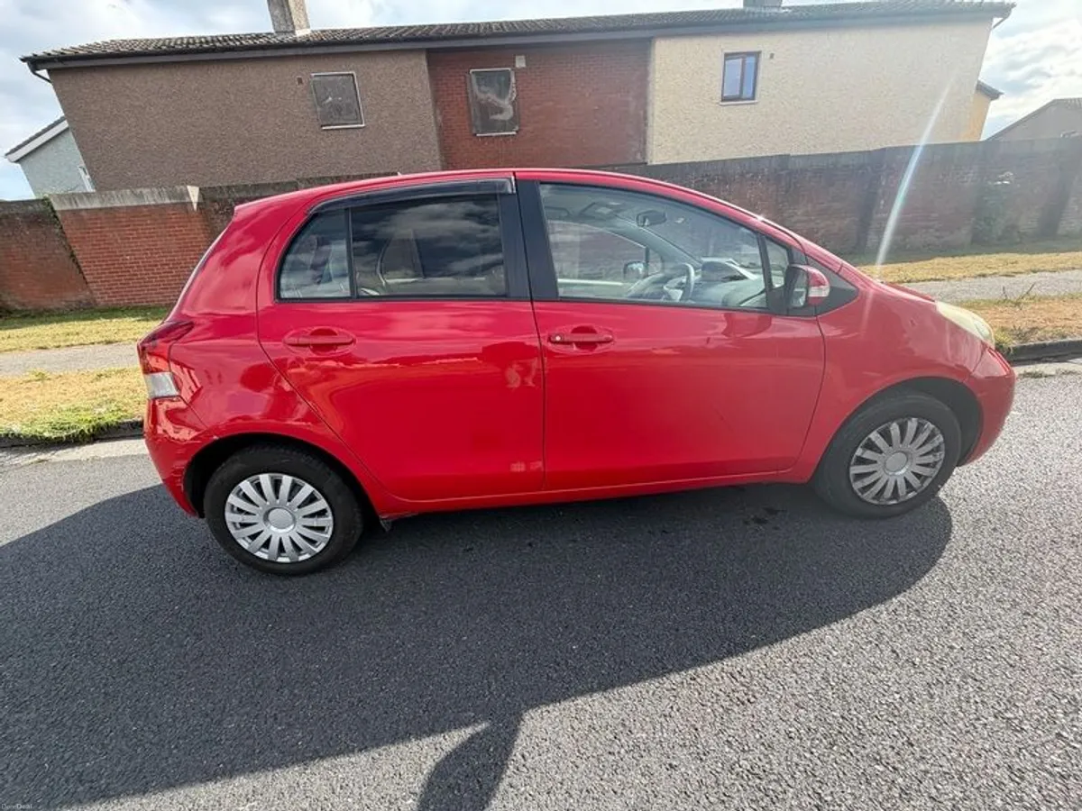 2010 Toyota Vitz - Image 2