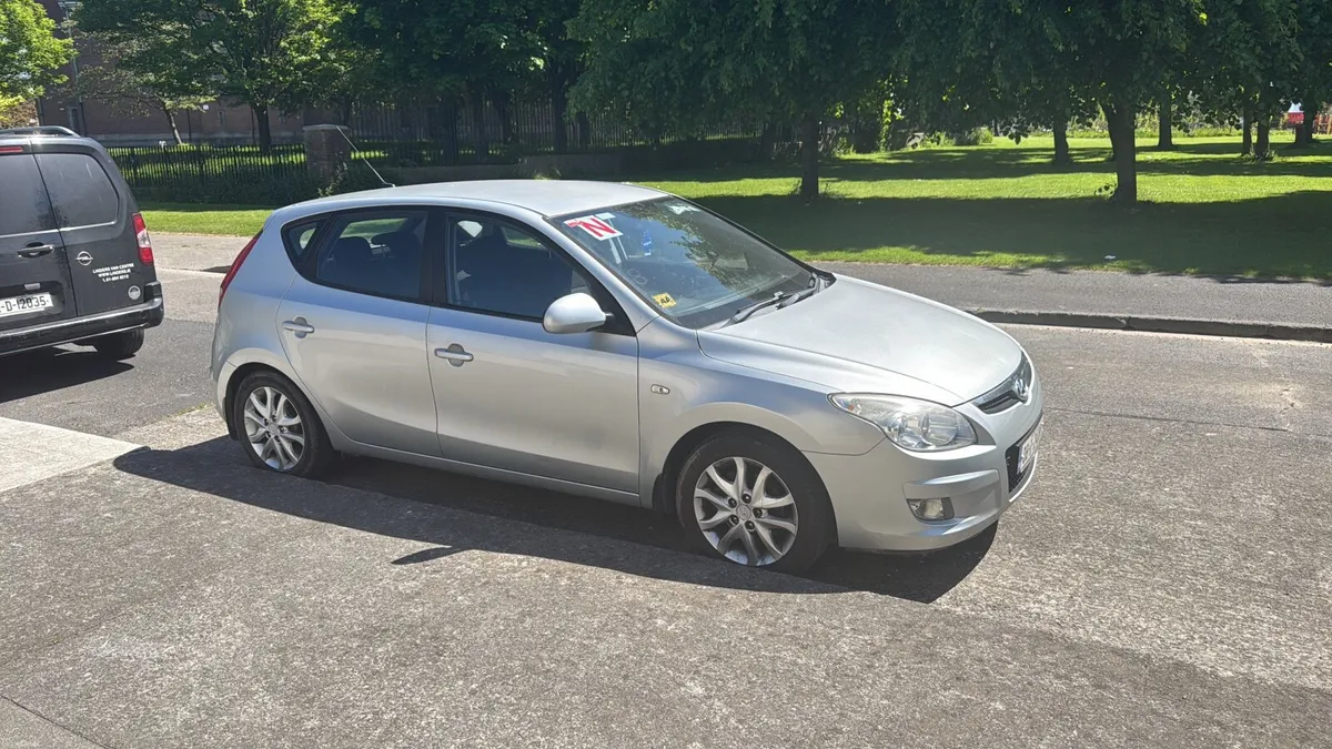 Hyundai i30 2008 - Image 1