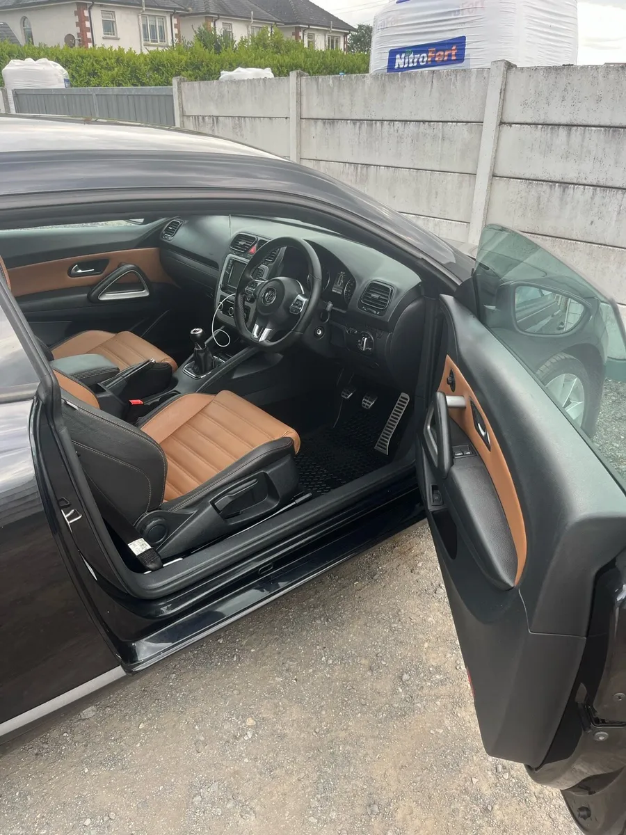Volkswagen Scirocco 2.0 TDI 2011 - Image 6