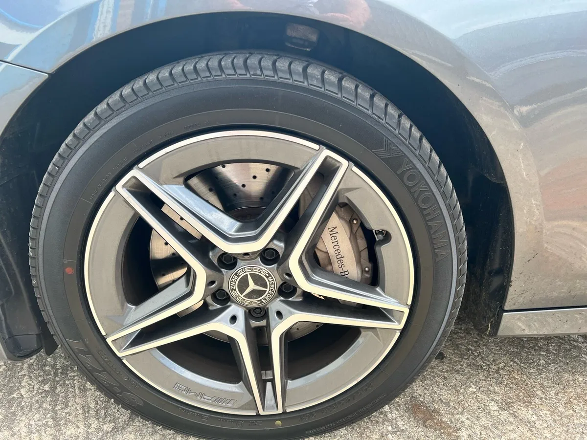 Mercedes E300de - Image 4