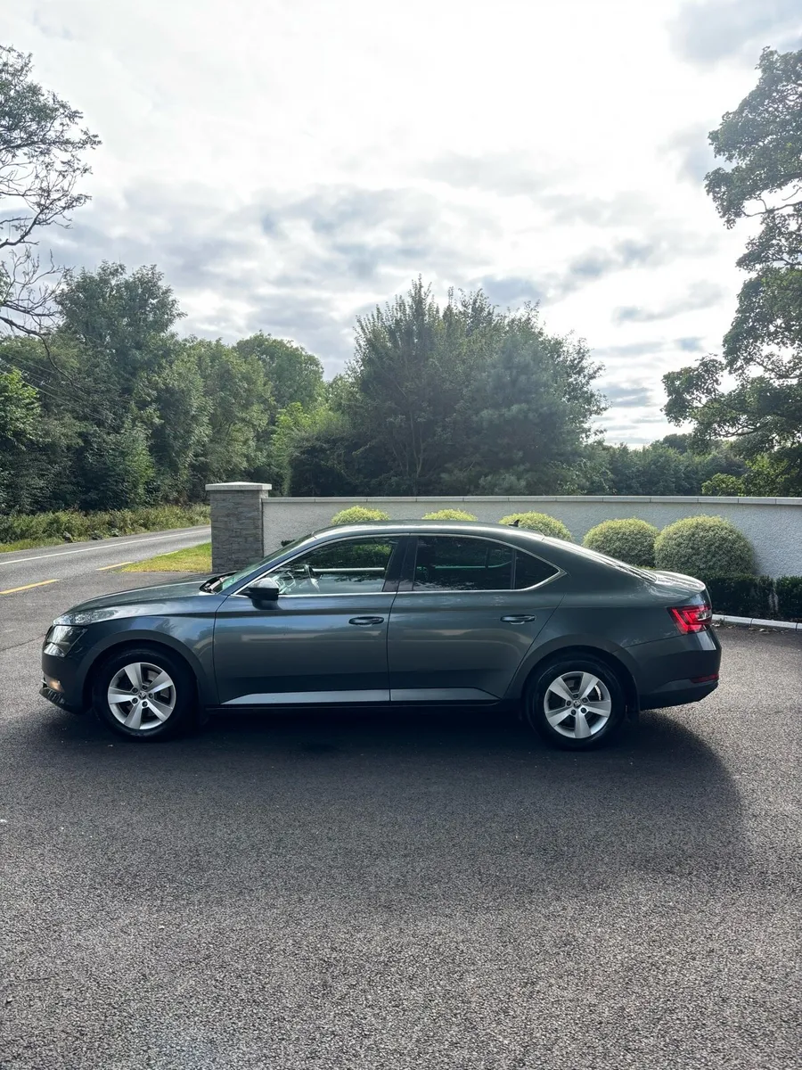 Skoda superb - Image 6
