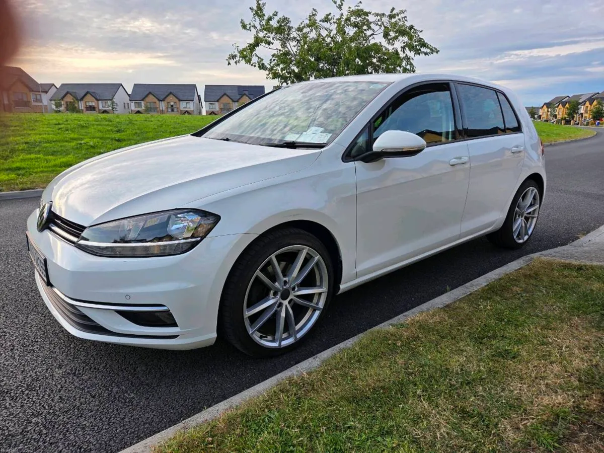 VW Golf Highline 1.6tdi, big spec, leather int - Image 1