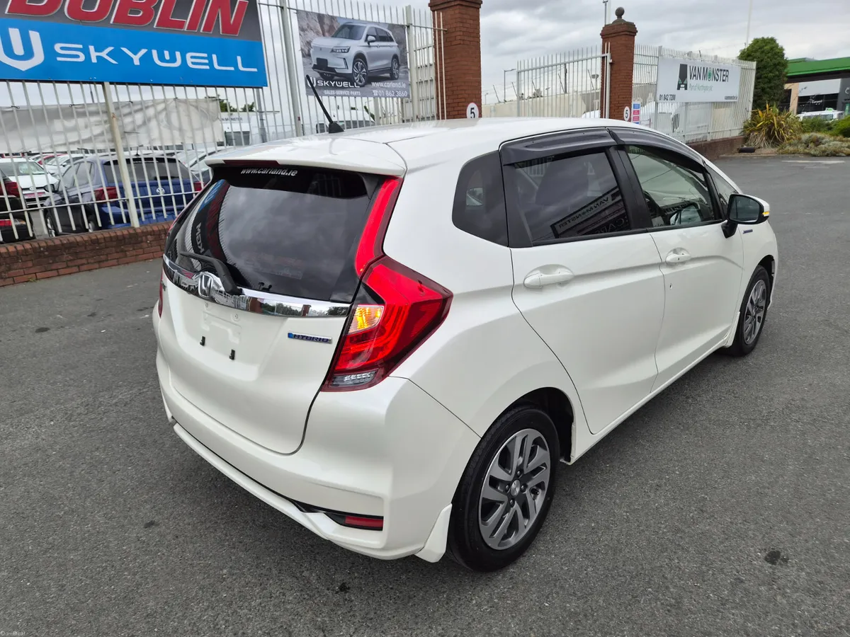 (2yr warranty) 1.5 Hybrid Automatic - Image 3