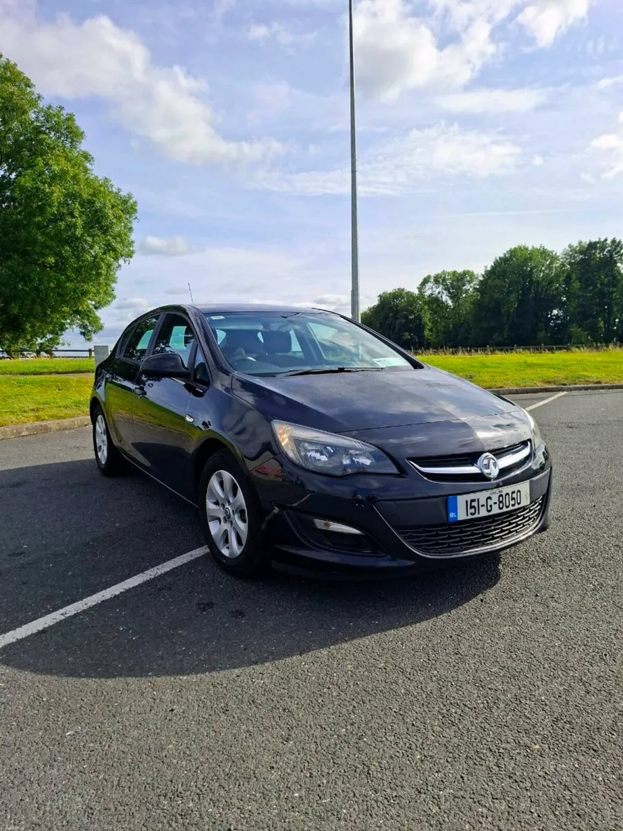 2015 Black Vauxhall Astra 1.6 CDTI Diesel Manual - Image 1